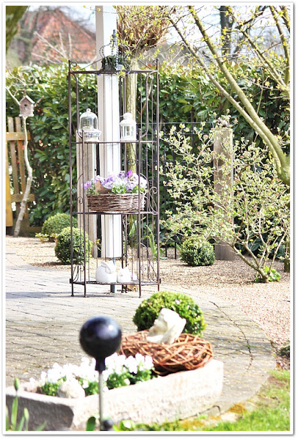 INNENANSICHTEN: Runter vom Sofa....