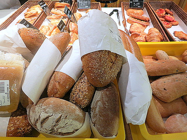 Bread kl and bricks
