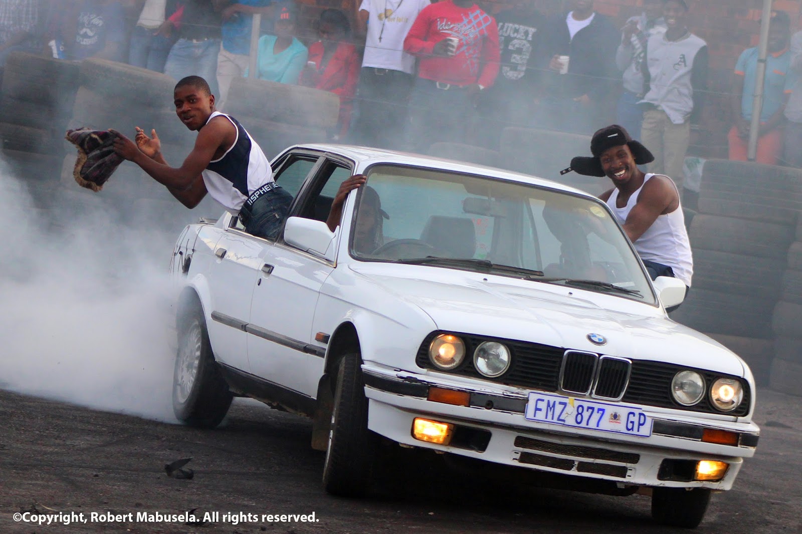 JournoMotorTainment Six Cylinder lineup for spinning session