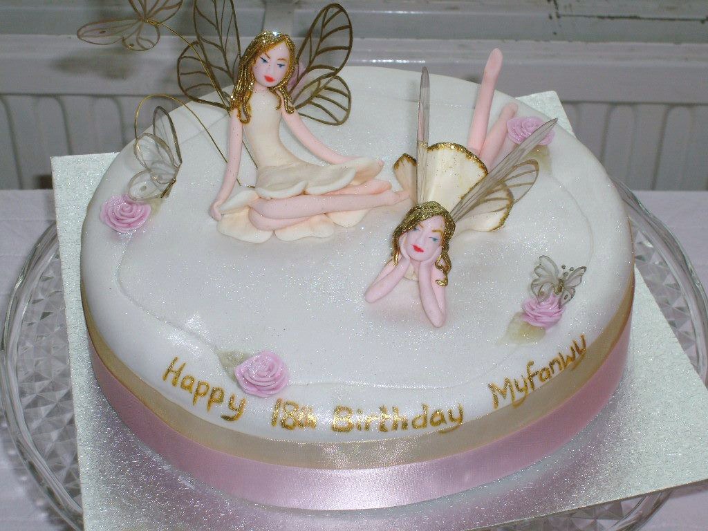 Mrs Minton makes...: Sugar paste cake decorations