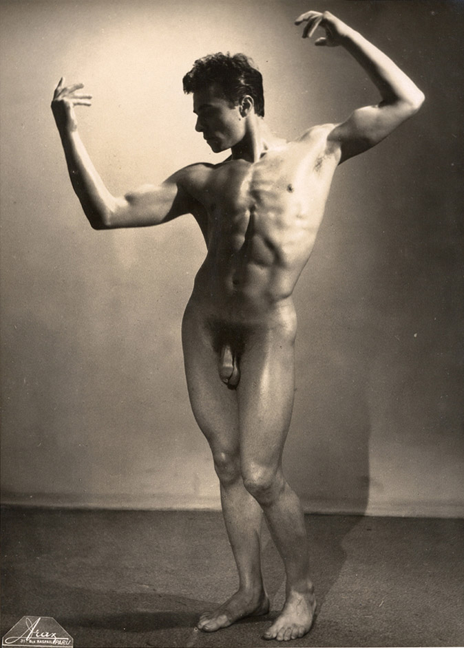 studio nude by Arax. I like this one, even though the position of the legs ... studio nude by Arax. I like this one, even though the position of the legs ...