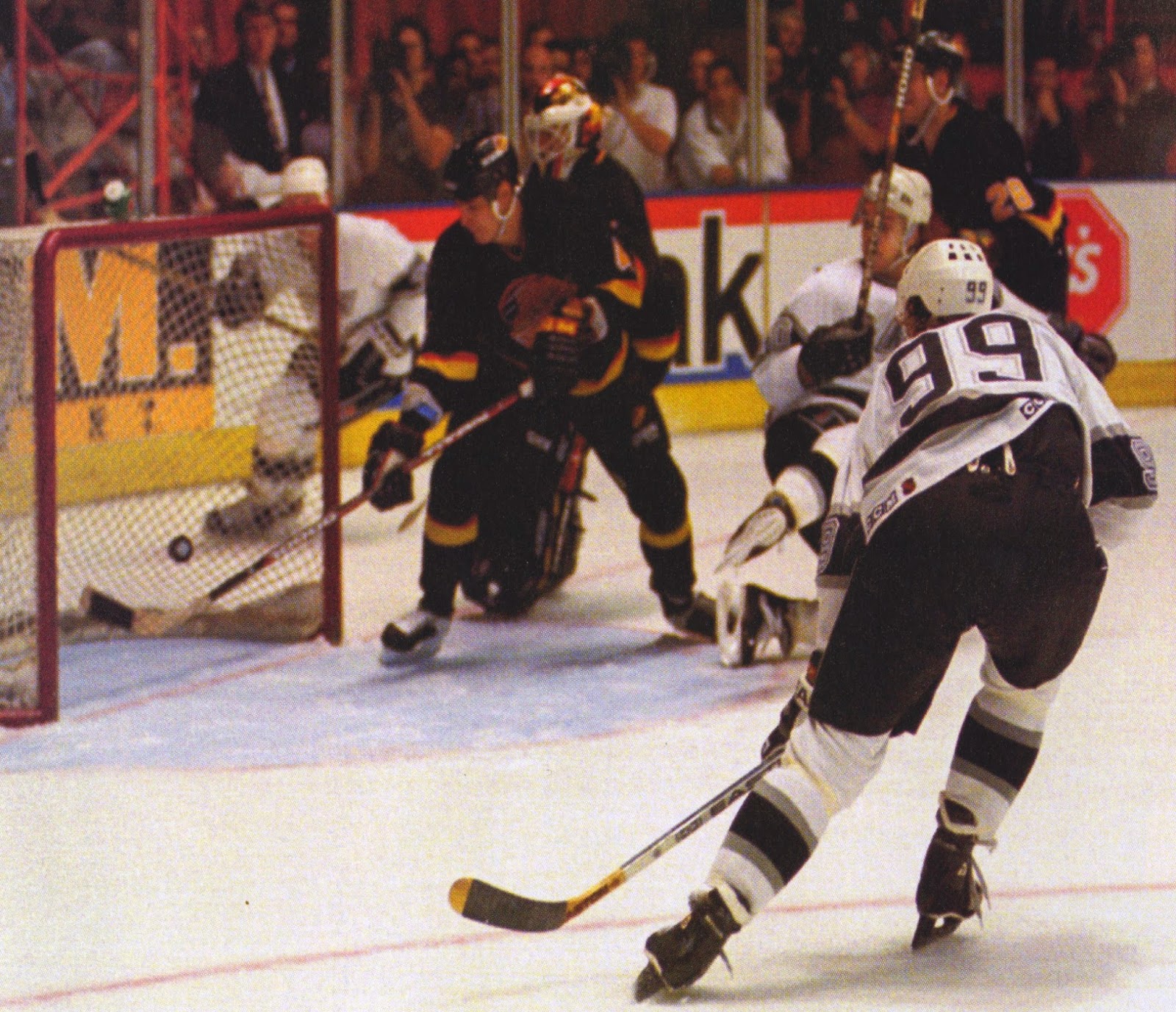 Scratch Hit Sports Wayne Gretzky Sets NHL Record