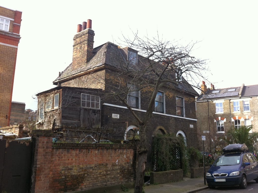 An Urban Wander from Vauxhall to Battersea In Search of Space