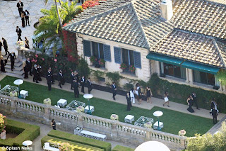 Few PicTures Of Kim Kardashians Wedding! 6