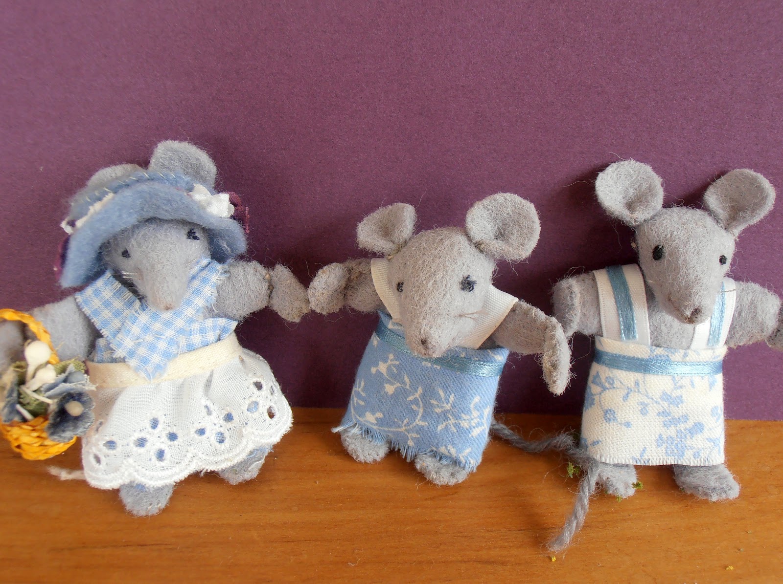 dolls houses and minis Mice in Miniature