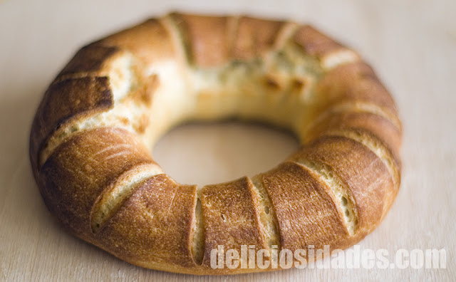 Rosca de pan de trigo con masa madre - deliciosidades