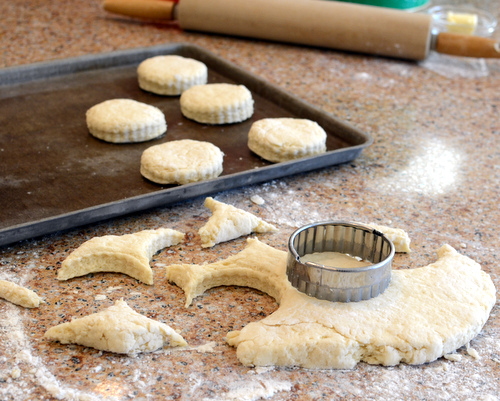 How to Make Perfect Biscuits ♥ KitchenParade.com, Step-by-Step Photos & Detailed Instructions + 8 Tips for Extra-Good Biscuits.