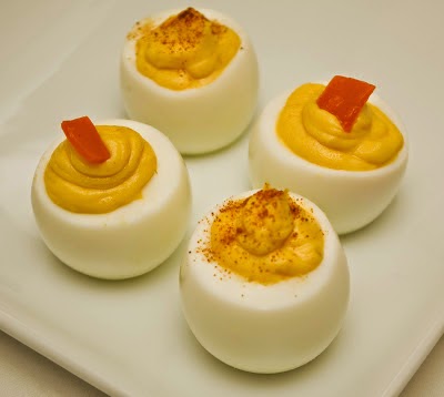 http://www.chowdownseattle.com/2012/11/recipe-classic-deviled-eggs.html