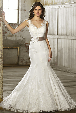 vestido colado em cima e rodado embaixo