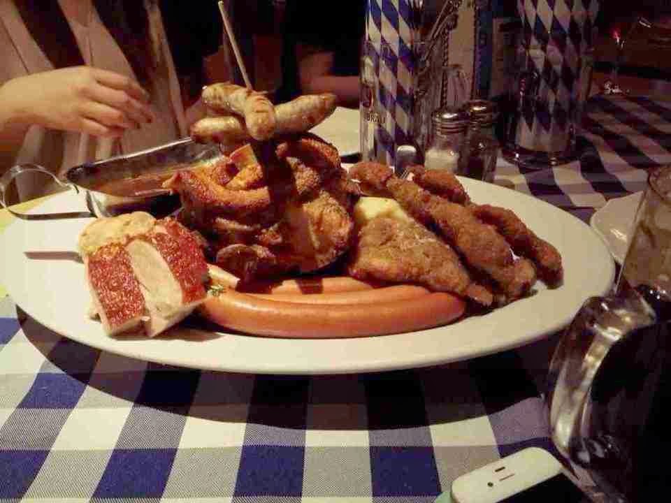 Food blog Fantastic roasted Pork Knuckle on the rocks