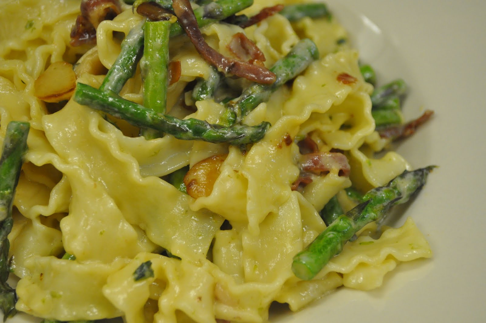 COCINA Y ALGO MAS... Pappardelle Con Esparragos Y Prosciutto...