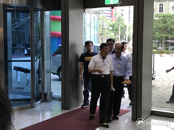 民進黨昨通過「柯文哲條款」,台北市長柯文哲今日重申,民進黨是最重要盟友,希望尋求合作。 民進黨昨通過「柯文哲條款」,台北市長柯文哲今日重申,民進黨是最重要盟友,希望尋求合作。