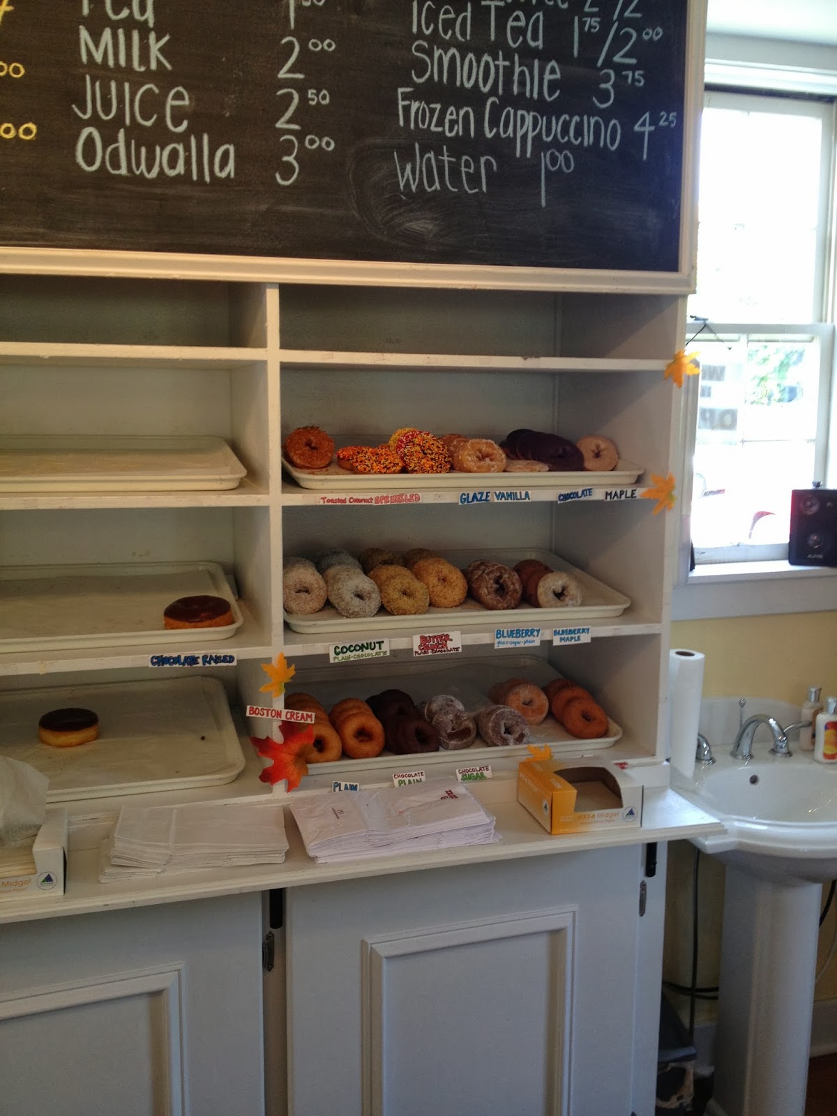 HOMEMADE DONUTS AT FROSTY'S IN MAINE