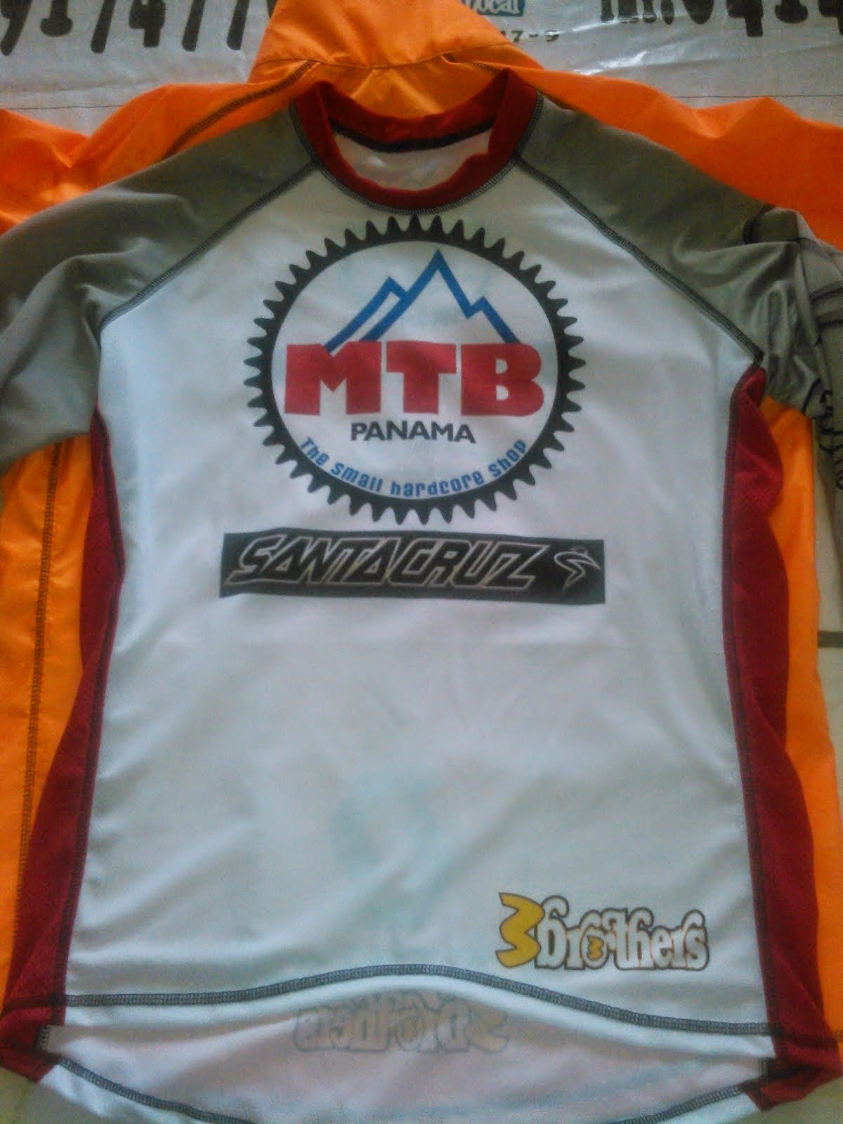 JERSEY MODELO DE LA TIENDA MTB PANAMA