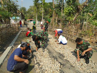 KARYA BHAKTI TNI KORAMIL- 07/NGRAMPAL DI WIL. KEC. NGRAMPAL