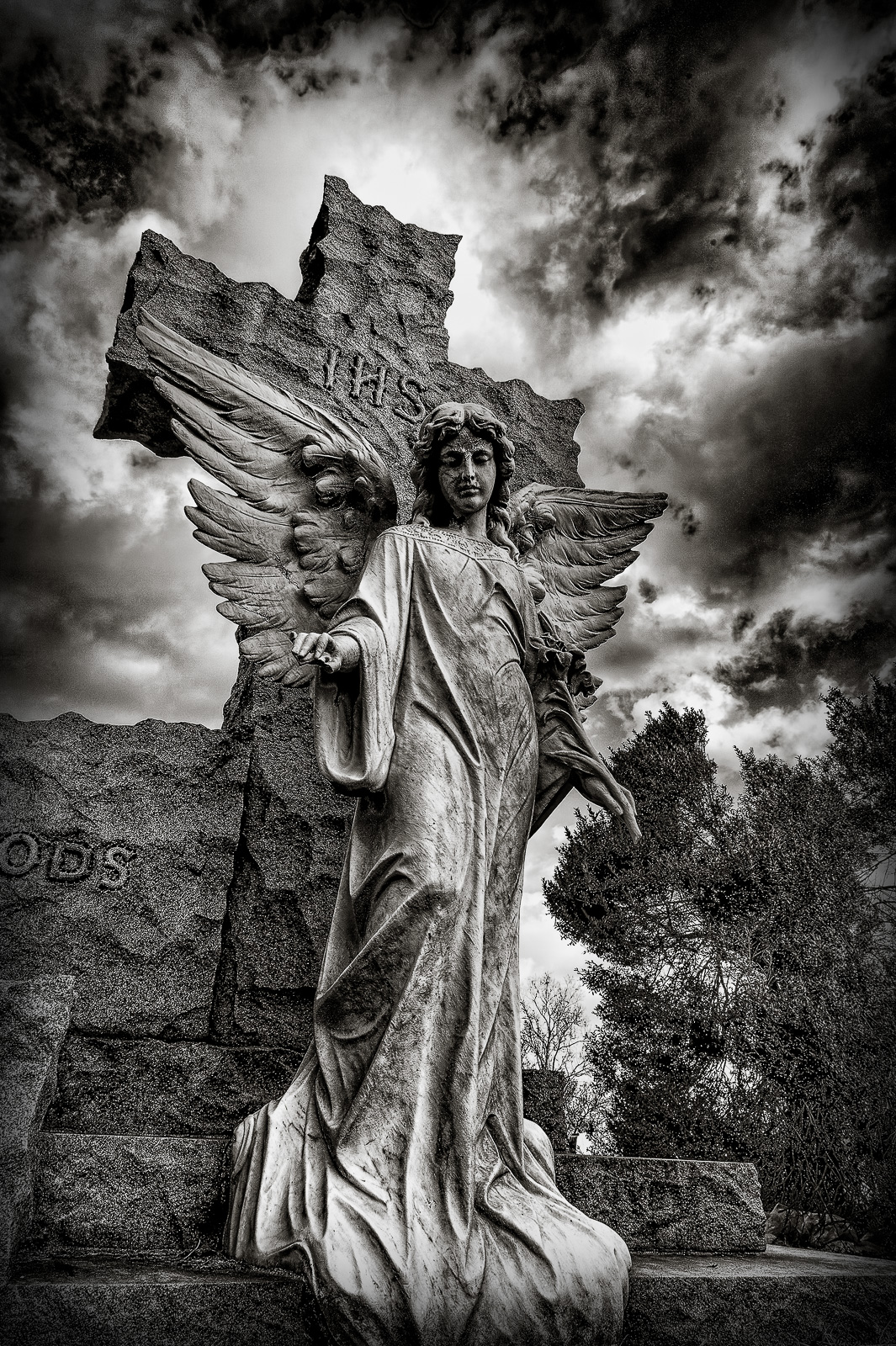 The Wandering Lensman: The Story Behind the Image; Angel and Cross