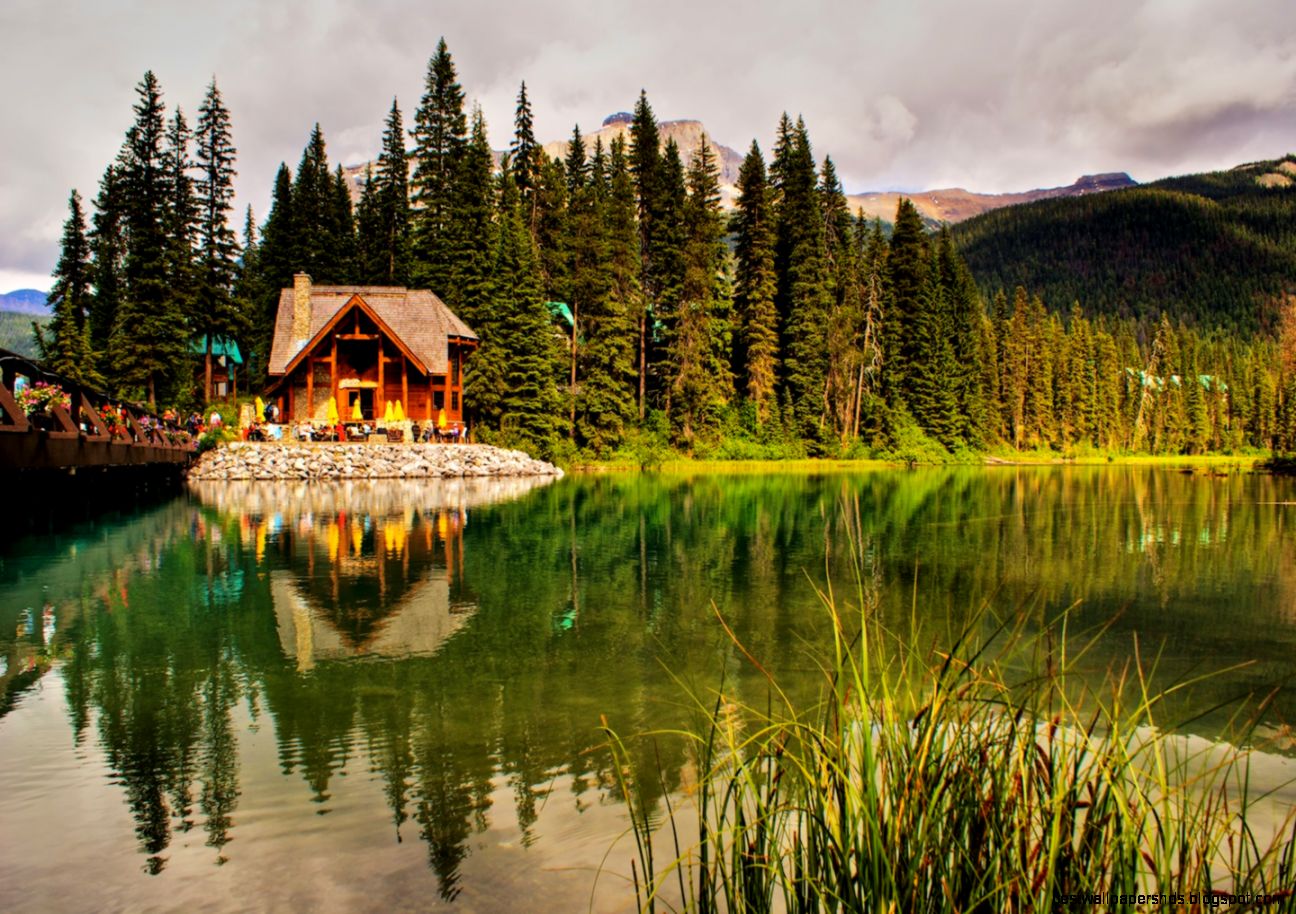 Emerald Lake Yoho National Park British Columbia Canada Emerald Lake Yoho National Park British Columbia Canada