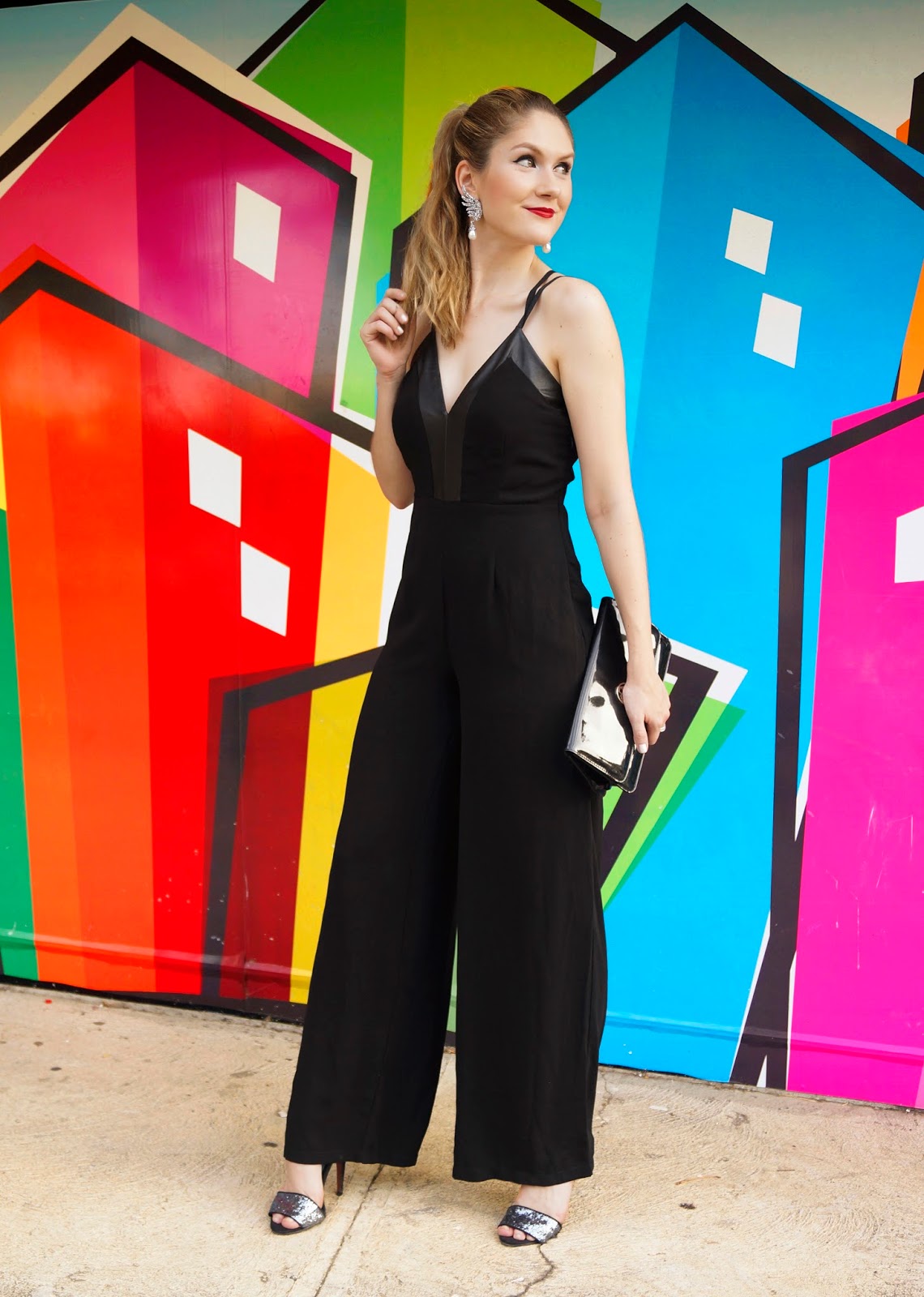 Black jumpsuits are a great way to look elegant and modern!