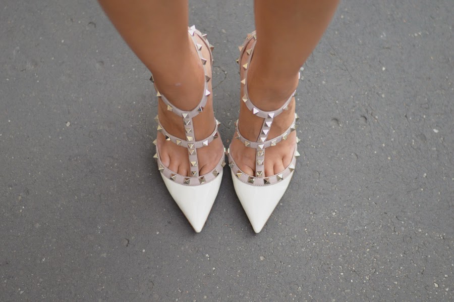 Milano fashion week - Valentino rocksud shoes pinko, pinko dress, abito pinko, tubino pinko, vestiti di pinko, vestiti da cerimonia, tubini, abiti eleganti, abiti da cerimonia Pinko, abiti da matrimonio, vestiti da cerimonia, vestiti eleganti, vestiti pinko, valentino shoes, scarpe valentino, valentino rockstud, valentino rockstud shoes, prada bag, borsa prada, prada saffiano bag, borsa prada bianca, borsa prada saffiano, elisa taviti, my fantabulous world, milano fashion week, milano fashion week fashion blogger, milano fashion week street style