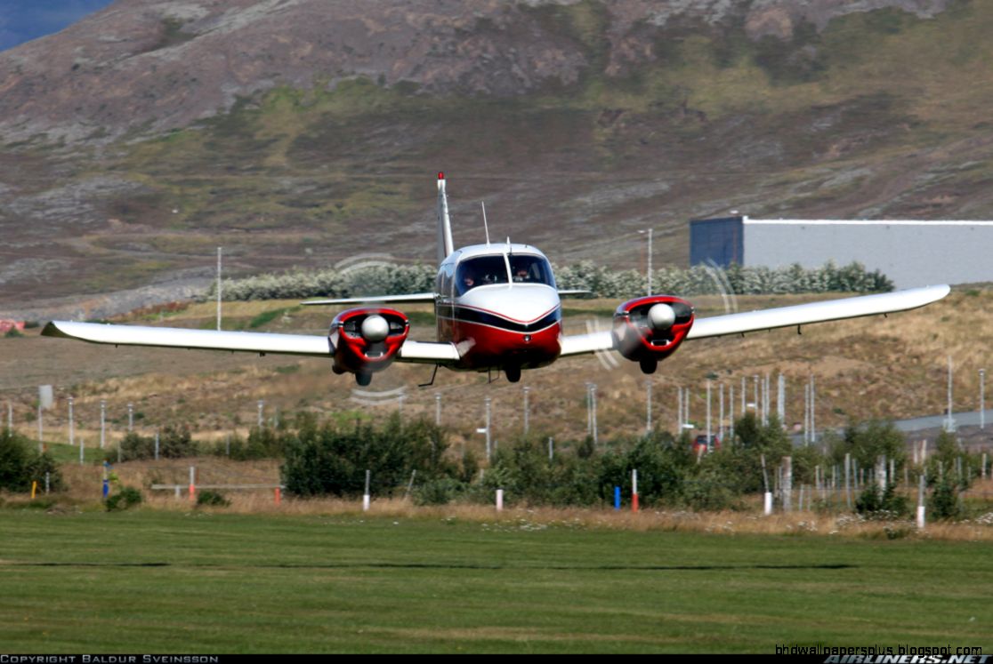 Photos Piper PA 23 150 Apache Aircraft Pictures Photos Piper PA 23 150 Apache Aircraft Pictures