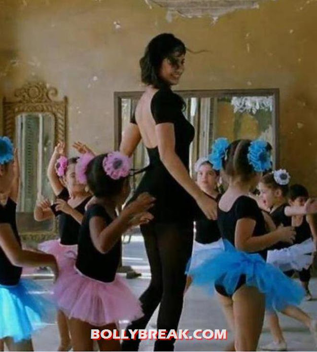 Katrinq in black with the ballerinas - (10) -  Beautiful Katrina's  photo collection!