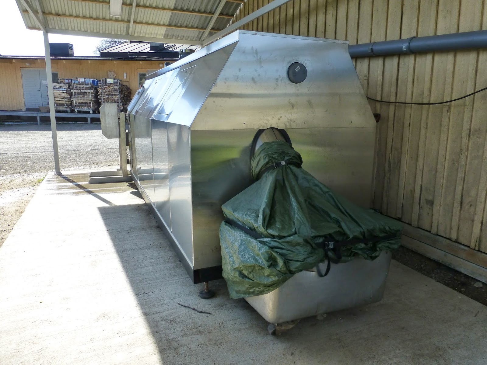 BIG HANNA Composter Rosendal's Garden chose Big Hanna for composting