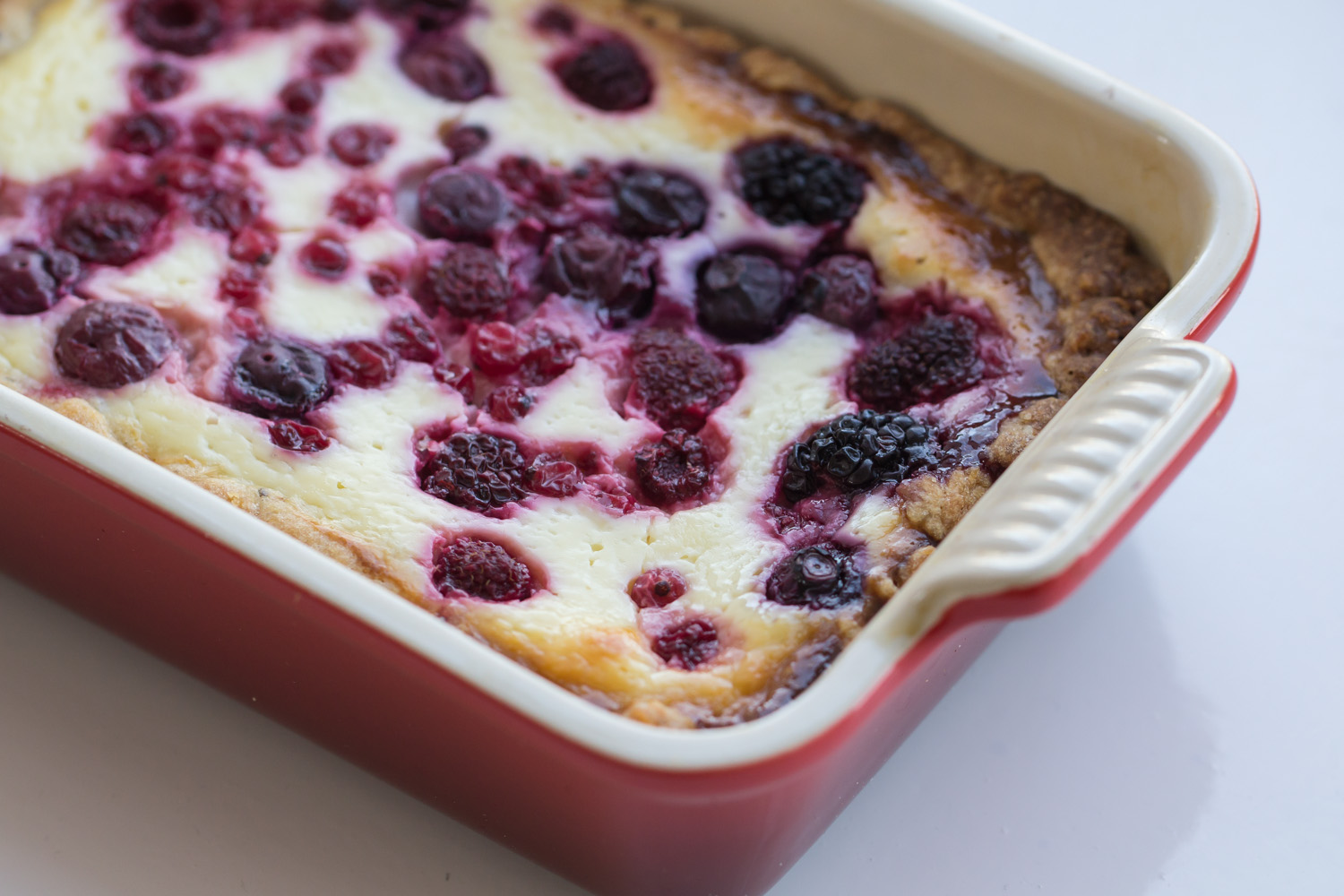 Hovkonditorn Lemon QuarkBerries Cake