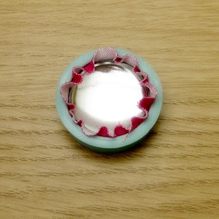 How to make fabric covered buttons How to make fabric covered buttons