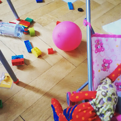 Leben mit Kleinkind Chaoswohnung Unordnung mit Kind Runzelfuesschen Elternblog Leben mit Kleinkind Chaoswohnung Unordnung mit Kind Runzelfuesschen Elternblog