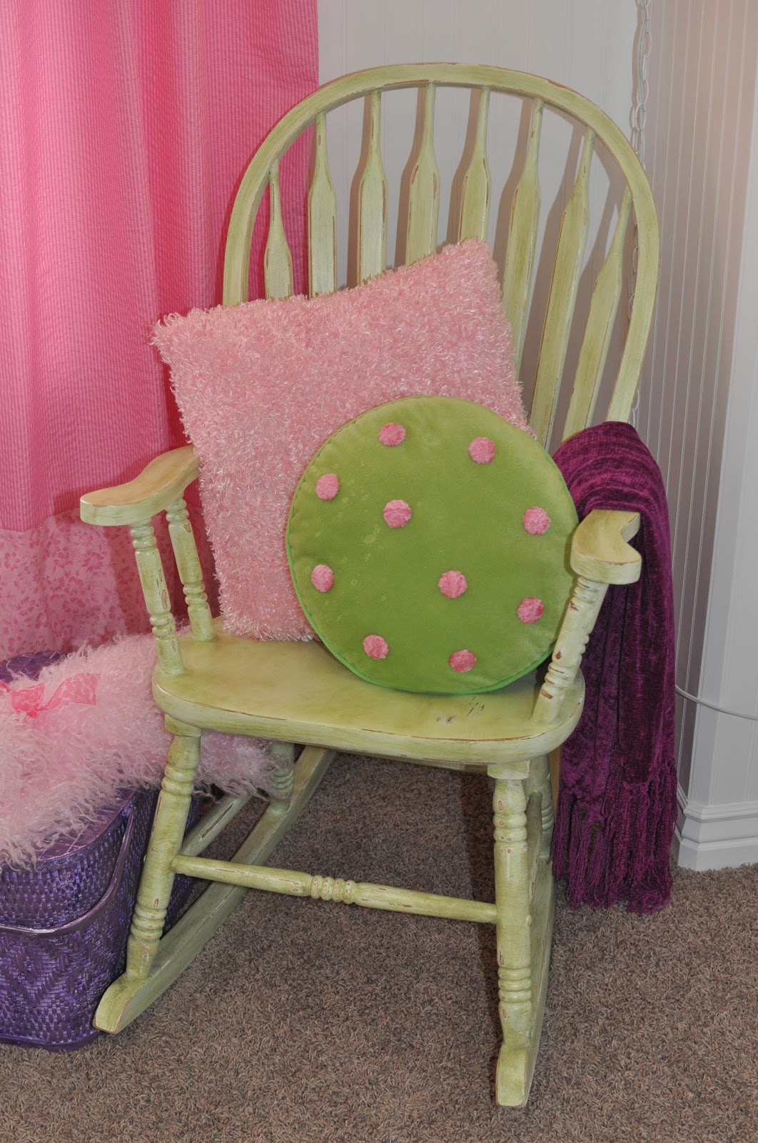 {Cleverly Crafty} {L}ight GrEEn RoCKiNg ChAIr