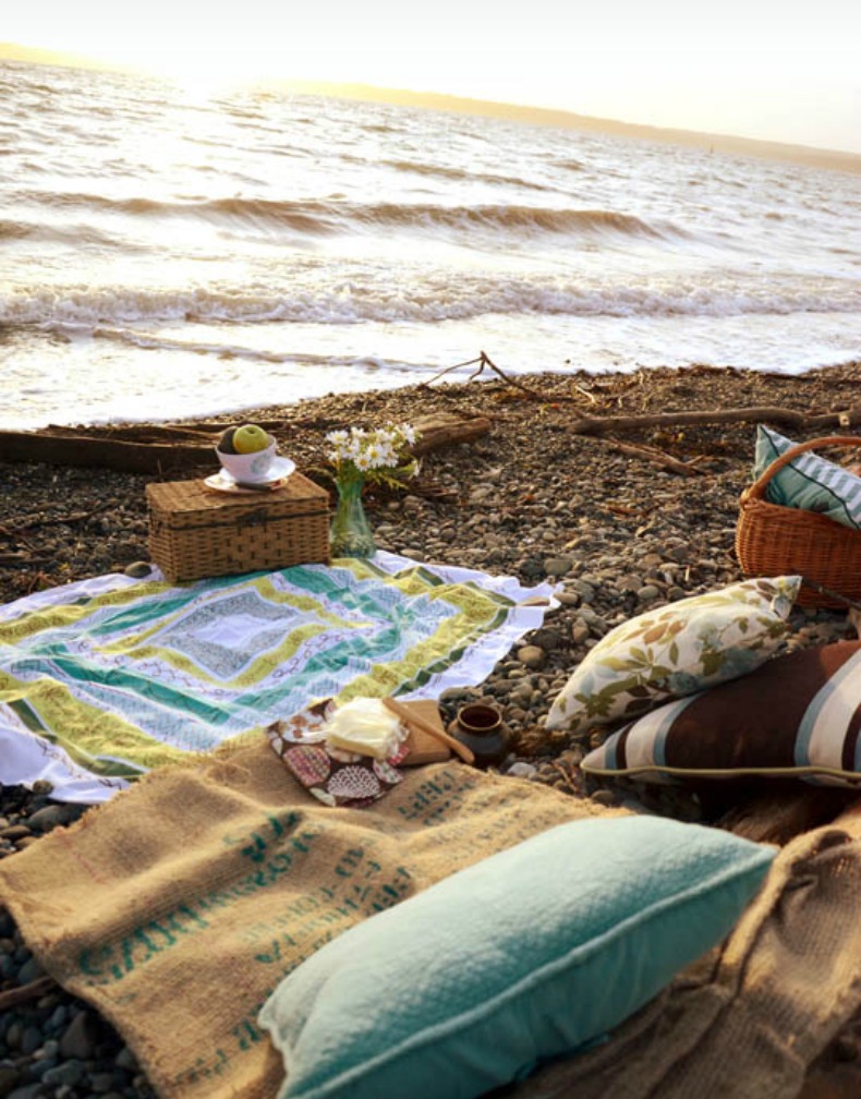 10 Ways To Have A Stylish Coastal Beach Picnic