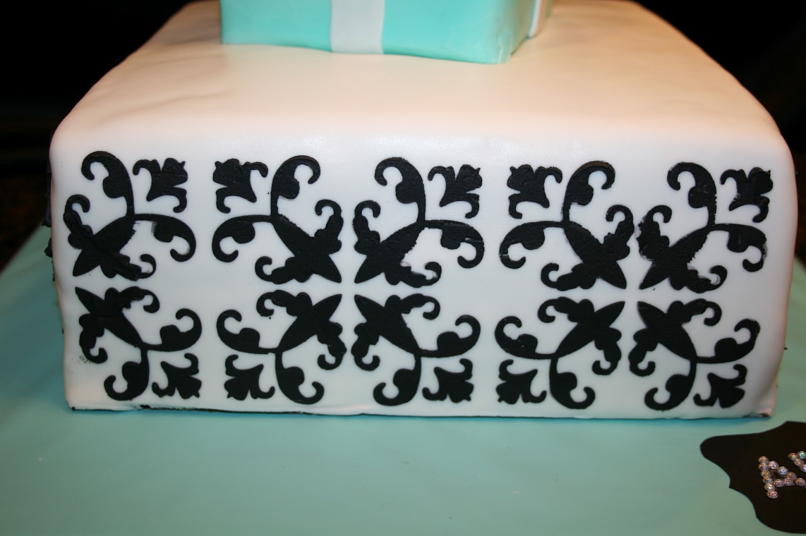 cutebugdesigns Guest Post Make your own cake stencils