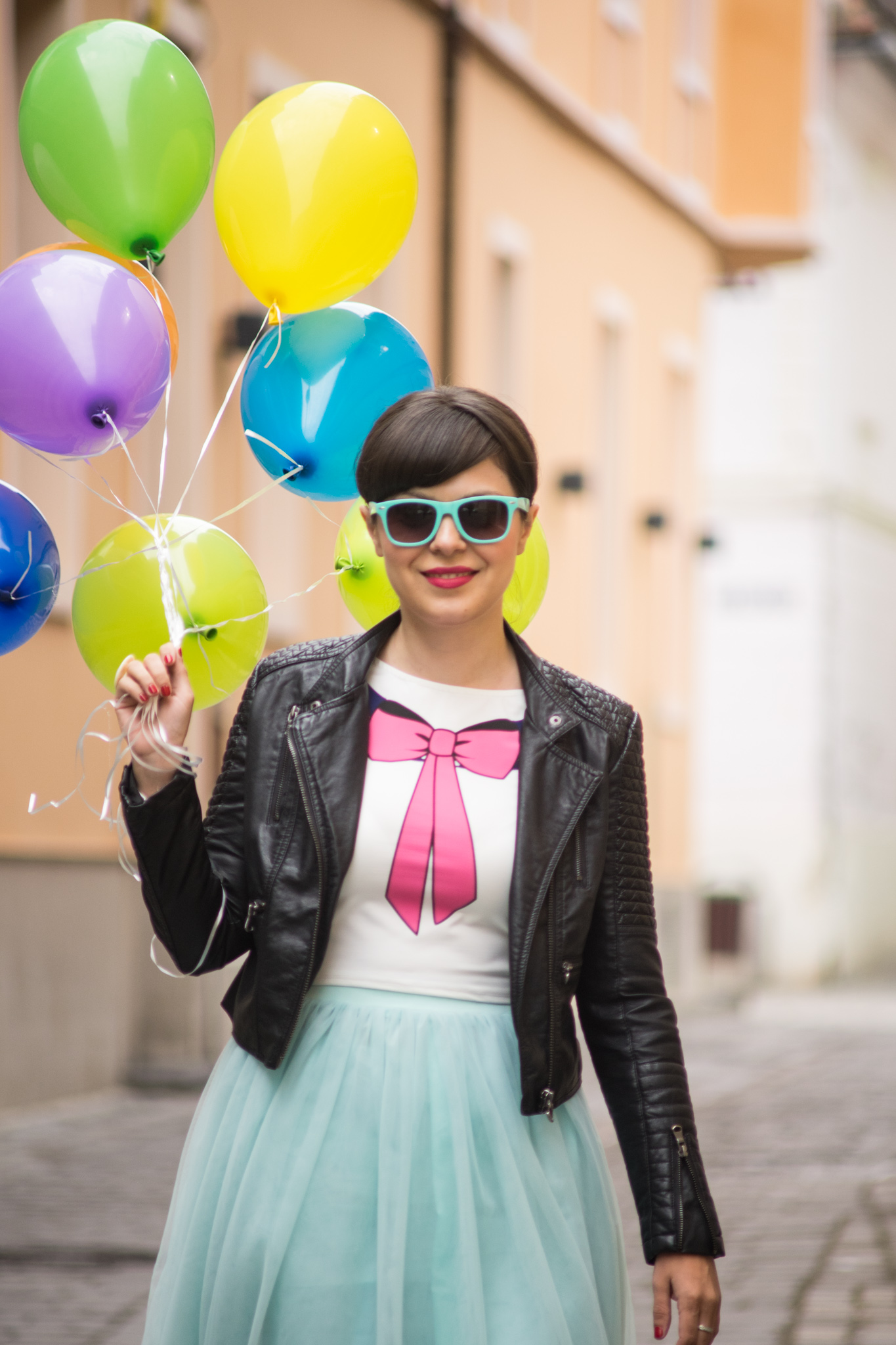 special 30th birthday photo shoot - tutu, bows and colorful balloons koton mint tulle skirt mint sneakers h&m crop top pink bow new yorker leather jacket rockish vibes rock brasov transfagarasan romania 