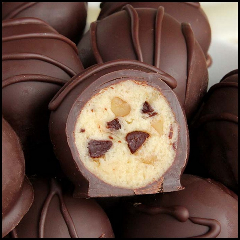 Dollar Store Crafter Chocolate Chip Cookie Dough Truffles