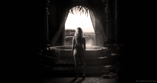 game+of+thrones+daenerys+targaryen+gif+emilia+clarke+little+princess+perfect+girl+stupid+snow+horse+naked+nude+bath+ass+boobs+breast.gif