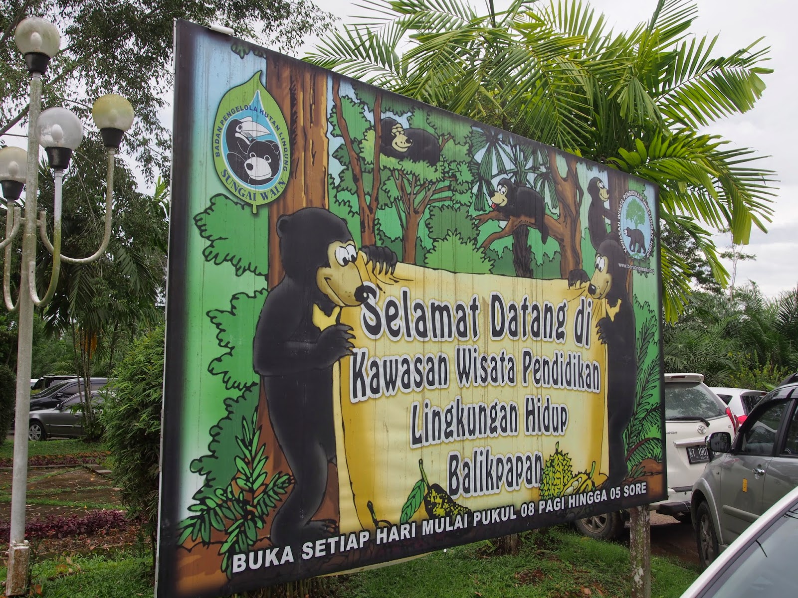 Wisata Beruang Madu di Balikpapan, Kalimantan Timur