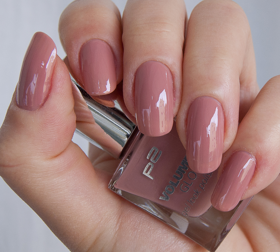 P2 VOLUME GLOSS GEL LOOK POLISH IN 'CUTE GIRL' Eline Blaise