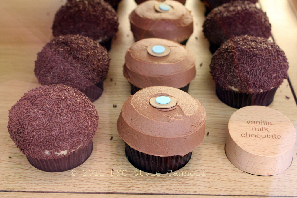 Sprinkles Cupcakes in New York City NYC, Style & a little Cannoli