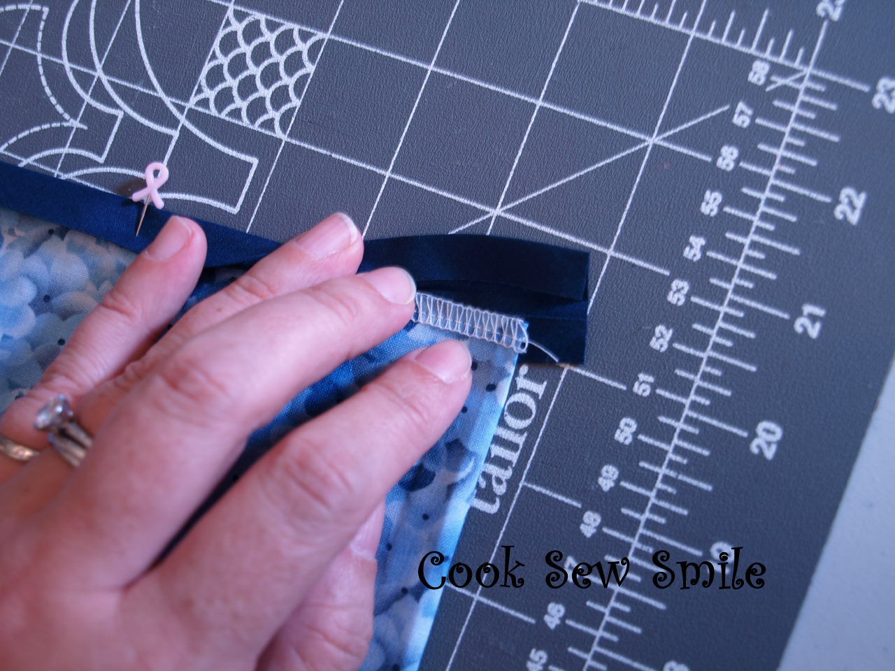 Cook Sew Smile Leslie's Lap Buddy Sew Along