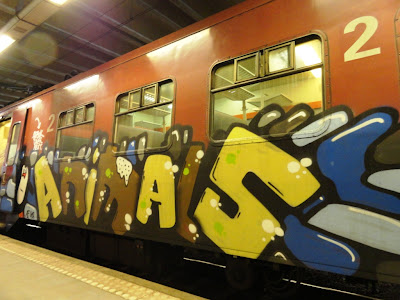 oahu animal train graffiti