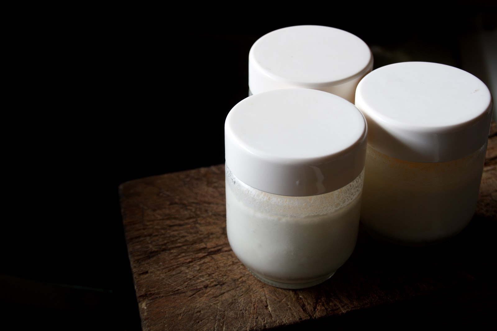 Almond milk yogurts Oh, Almonds