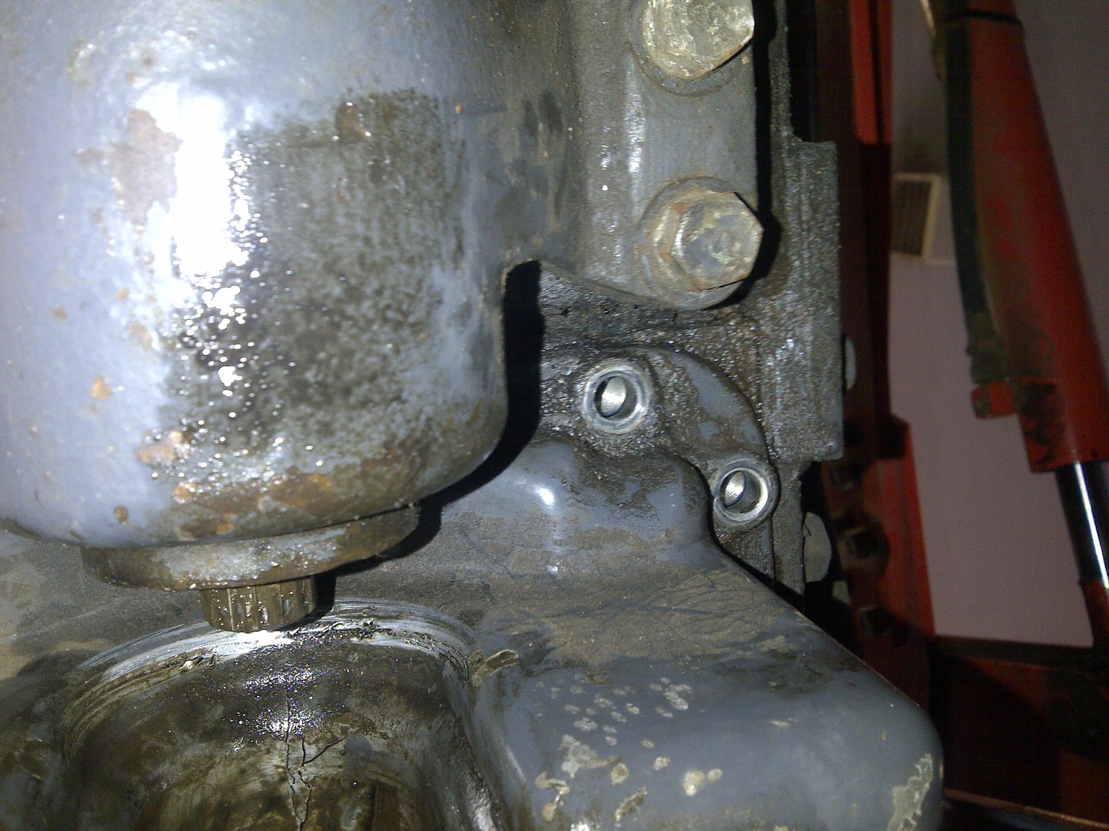 Bobs Shop L4200 kubota oil pan replacement