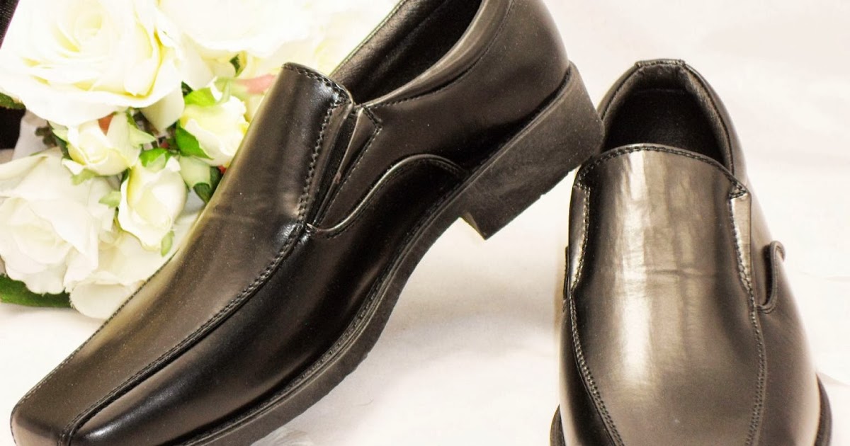 Elegant Bridal Style Groom Wedding Shoes Wallpaper