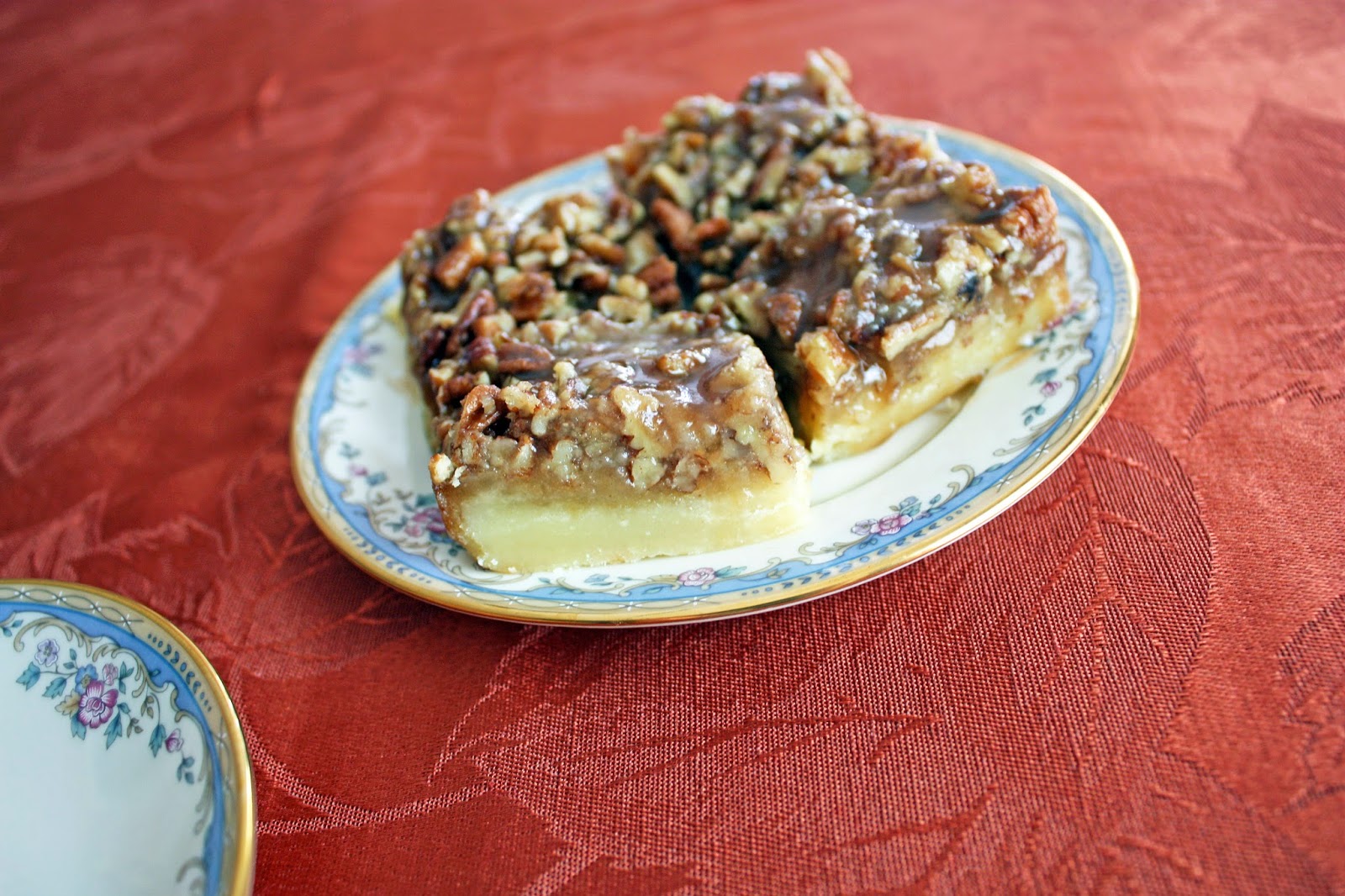 Salty sweet pecan pie bars with bourbon caramel sauce How to