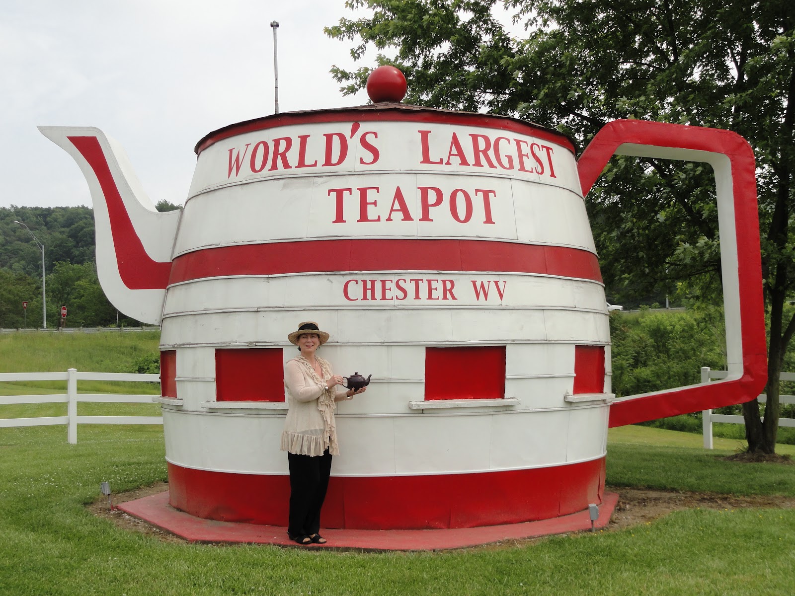 The Traveling Teapot Teapot Meets TEAPOT