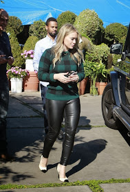 Hilary Duff Flashing Butts in The Tight Pants Hilary Duff Flashing Butts in The Tight Pants