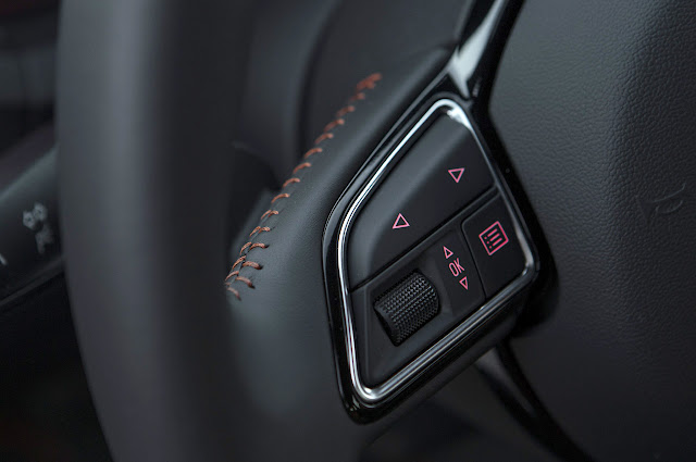 руль нового Audi A3 Sportback 2014
