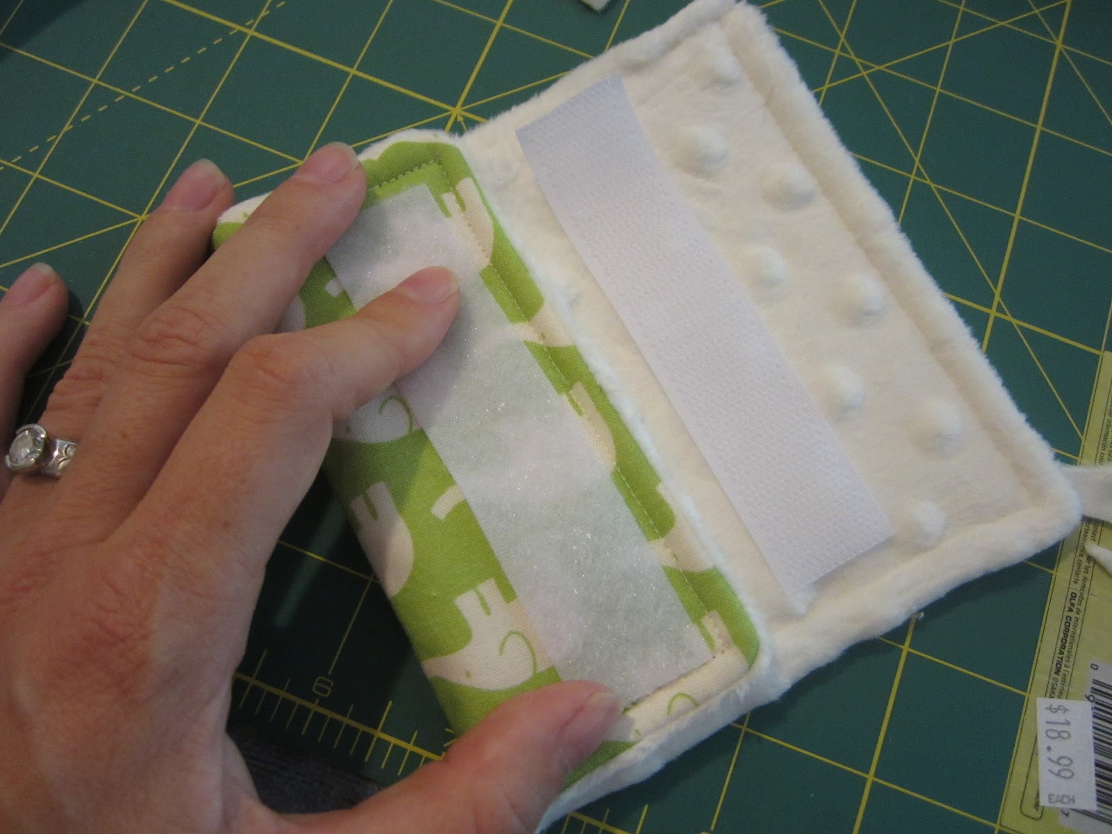 On Rainy Days in Hawaii TUTORIAL Reversible Car Seat Strap Covers