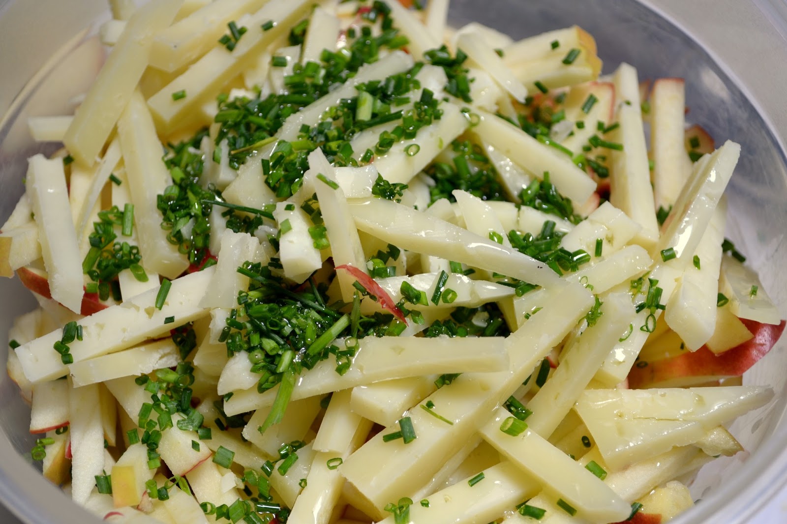 Hardly Housewives Apple Manchego Salad