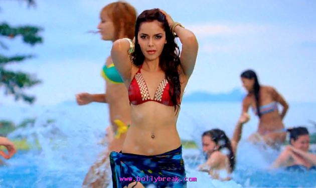 Shazahn Padamsee Bikini Housefull 2 - Celebs in Bikini - Famous Celebrity Picture 